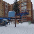 Установка елки и горки на ул. Солнечная, д. 23